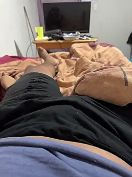 Snapshot of Monspeet_01 chatting on October 24, 2025, 4:20 am Monspeet 01 online show from October 24, 2025, 4:20 am