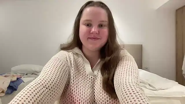 Snapshot of Alice898 chatting on September 11, 2025, 6:19 pm Alice898 online show from September 11, 2025, 6:19 pm