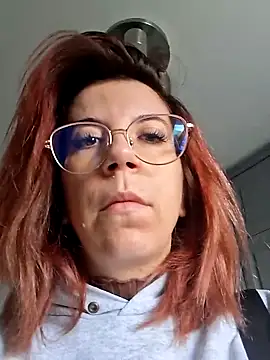 Anayssa  online show from September 30, 2025, 1:27 pm