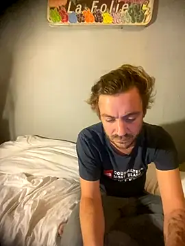 Snapshot of 3615-ULLA chatting on November 5, 2025, 4:01 am 3615-ULLA online show from November 5, 2025, 4:01 am