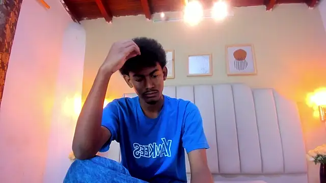 FYKMOR 1 online show from November 29, 2025, 8:01 pm