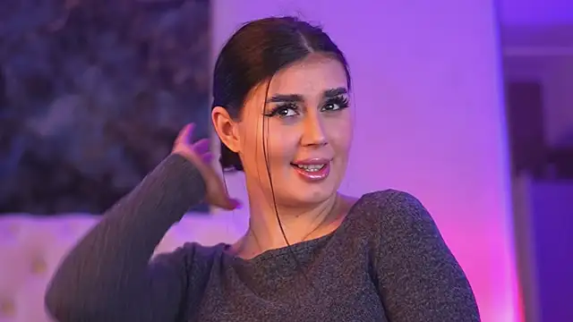 Snapshot of KendraMoon chatting on October 18, 2025, 3:02 pm KendraMoon online show from October 18, 2025, 3:02 pm