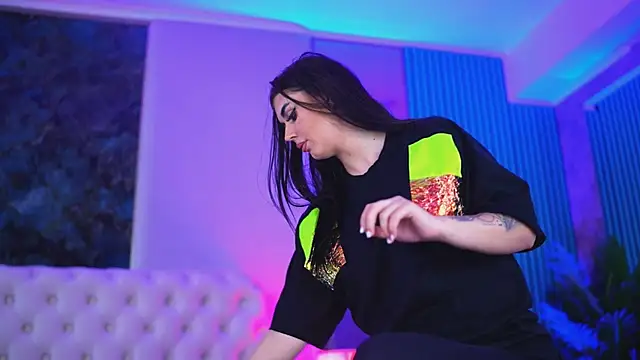 Snapshot of KendraMoon chatting on November 8, 2025, 3:56 pm KendraMoon online show from November 8, 2025, 3:56 pm