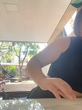 m0ranguinh0s2 online show from June 4, 2026, 4:46 pm