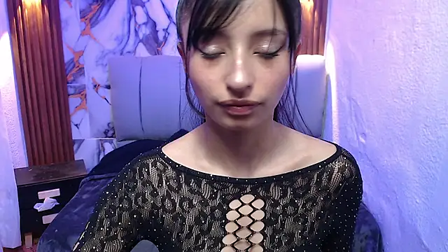 alaia blue online show from October 4, 2025, 1:20 pm