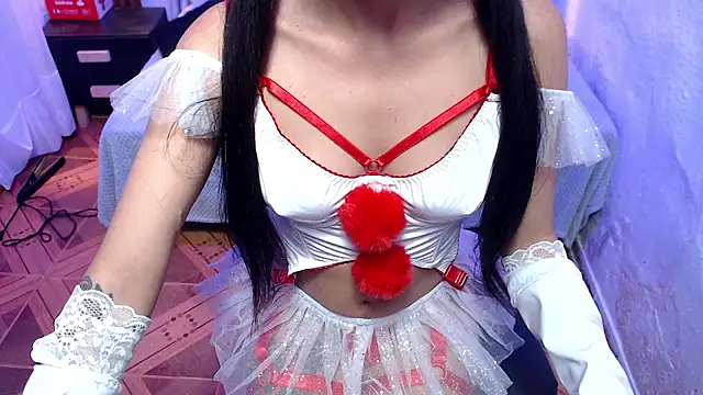 alaia blue online show from October 30, 2025, 3:57 pm