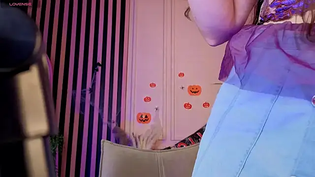 Snapshot of kamila_blush chatting on October 31, 2025, 11:39 pm kamila blush online show from October 31, 2025, 11:39 pm