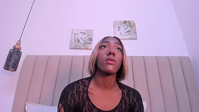 Mistt Mia online show from July 25, 2026, 6:05 pm