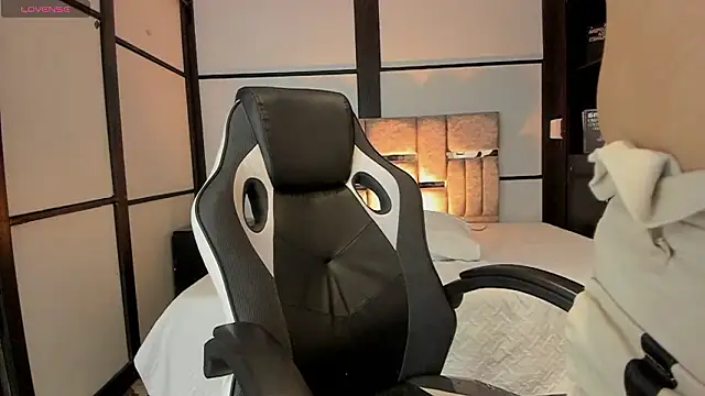 SamaraAnders  online show from February 5, 2026, 6:18 am