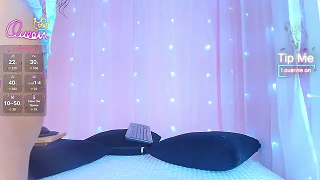 SunnyGilmoree online show from June 16, 2026, 8:00 pm