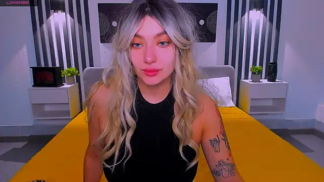 Emily Tylerr online show from March 18, 2026, 1:20 am