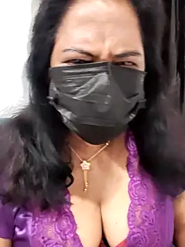 mallu-lover online show from April 28, 2026, 9:09 pm