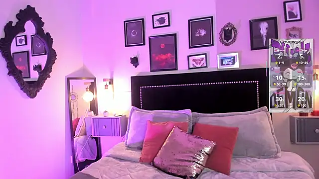 pinkk deemon online show from May 24, 2026, 1:05 pm