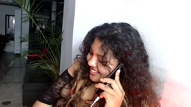 Snapshot of CloeStron chatting on October 11, 2025, 12:32 am CloeStron online show from October 11, 2025, 12:32 am