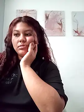 Snapshot of CloeStron chatting on November 5, 2025, 3:45 pm CloeStron online show from November 5, 2025, 3:45 pm