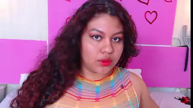 Snapshot of CloeStron chatting on November 14, 2025, 7:23 pm CloeStron online show from November 14, 2025, 7:23 pm