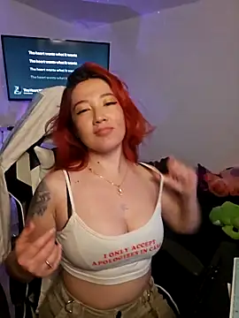 Snapshot of lunnaa_ chatting on October 2, 2025, 12:39 am lunnaa online show from October 2, 2025, 12:39 am