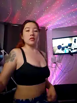 Snapshot of lunnaa_ chatting on October 7, 2025, 3:25 am lunnaa online show from October 7, 2025, 3:25 am