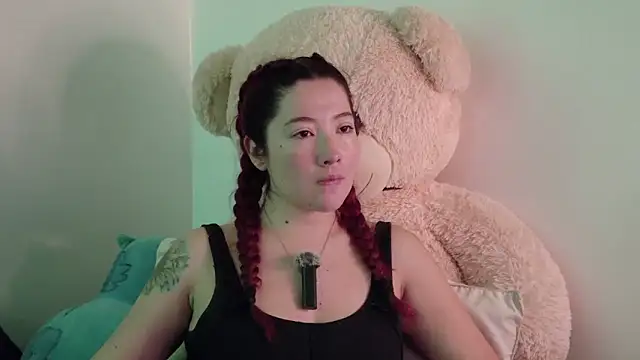 Snapshot of lunnaa_ chatting on November 18, 2025, 3:34 am lunnaa online show from November 18, 2025, 3:34 am