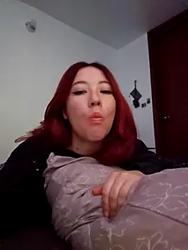 Snapshot of lunnaa_ chatting on November 23, 2025, 5:07 am lunnaa online show from November 23, 2025, 5:07 am