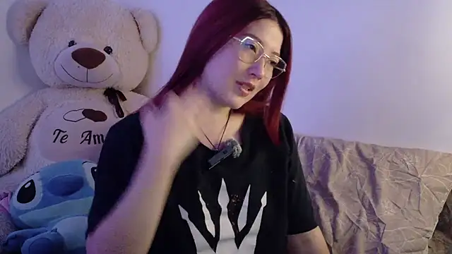 Snapshot of lunnaa_ chatting on November 29, 2025, 5:43 am lunnaa online show from November 29, 2025, 5:43 am