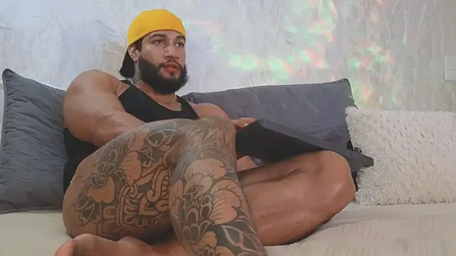 Snapshot of Osher_Cox chatting on December 22, 2025, 12:40 am Osher Cox online show from December 22, 2025, 12:40 am