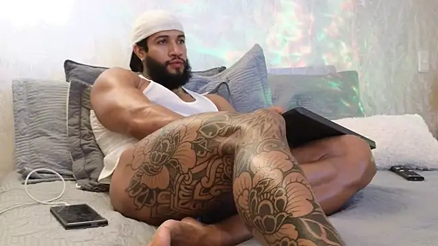 Snapshot of Osher_Cox chatting on January 10, 2026, 4:36 am Osher Cox online show from January 10, 2026, 4:36 am