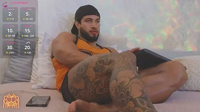 Snapshot of Osher_Cox chatting on February 20, 2026, 12:29 am Osher Cox online show from February 20, 2026, 12:29 am