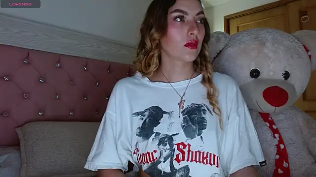 Snapshot of Ayleen_m chatting on September 22, 2025, 3:19 am Ayleen m online show from September 22, 2025, 3:19 am