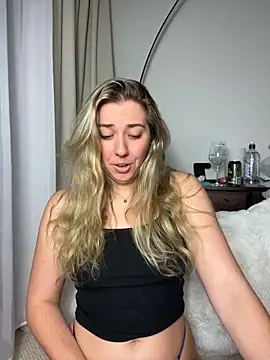 louiseberkeley online show from June 7, 2026, 9:02 am