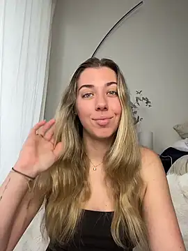 louiseberkeley online show from June 11, 2026, 2:11 am