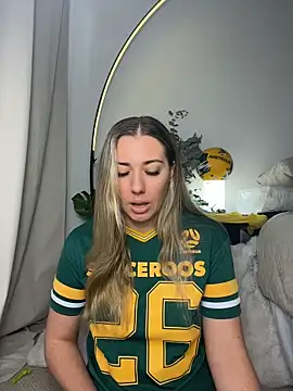 louiseberkeley online show from June 17, 2026, 2:36 am