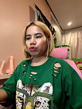 Snapshot of Kath_C chatting on October 1, 2025, 3:23 am Kath C online show from October 1, 2025, 3:23 am