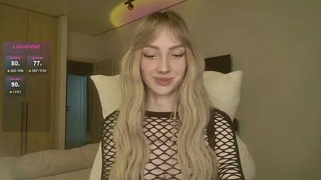 Lunainnk online show from April 30, 2026, 1:56 am