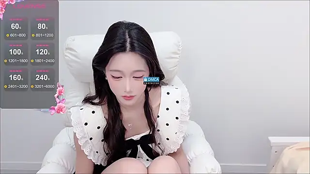 Snapshot of R_R6 chatting on December 15, 2025, 6:28 am R R6 online show from December 15, 2025, 6:28 am