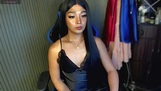 Snapshot of TrinityFucksYou chatting on July 10, 2026, 1:25 pm TrinityFucksYou online show from July 10, 2026, 1:25 pm