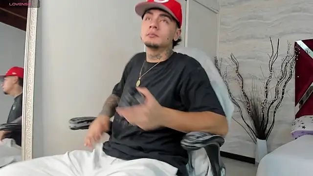 Snapshot of JamesDeker chatting on September 22, 2025, 7:16 pm JamesDeker online show from September 22, 2025, 7:16 pm