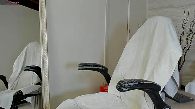 Snapshot of JamesDeker chatting on September 24, 2025, 8:01 pm JamesDeker online show from September 24, 2025, 8:01 pm