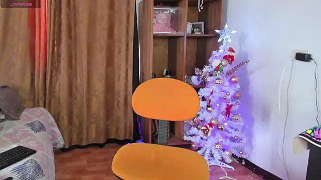 Snapshot of JamesDeker chatting on November 25, 2025, 2:50 pm JamesDeker online show from November 25, 2025, 2:50 pm