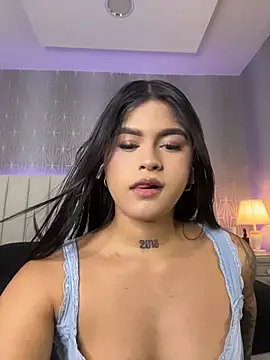 Snapshot of Mia-Medina chatting on July 29, 2026, 7:23 pm Mia-Medina online show from July 29, 2026, 7:23 pm