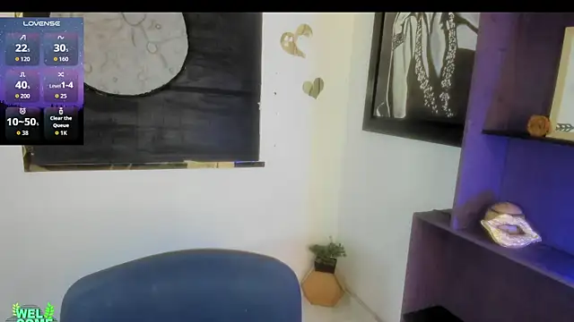Snapshot of Roxannelorence_ chatting on November 12, 2025, 3:23 pm Roxannelorence online show from November 12, 2025, 3:23 pm