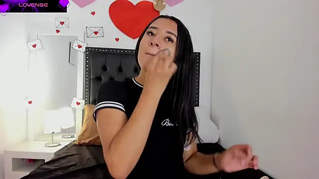 ScarlettVell online show from February 18, 2026, 6:59 pm