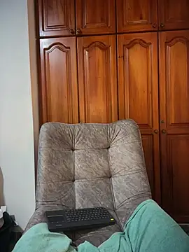 Snapshot of KaditaNavarro chatting on July 4, 2026, 12:06 am KaditaNavarro online show from July 4, 2026, 12:06 am