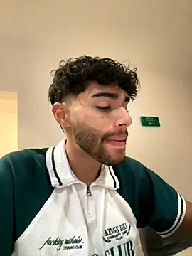 Snapshot of RaphaelDufort chatting on November 28, 2025, 11:40 pm RaphaelDufort online show from November 28, 2025, 11:40 pm