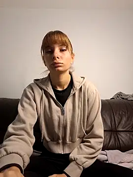 D4ddyslut online show from December 4, 2025, 1:09 pm