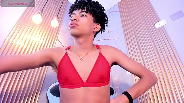 Snapshot of Ivone_Rose_ chatting on October 31, 2025, 12:28 pm Ivone Rose online show from October 31, 2025, 12:28 pm