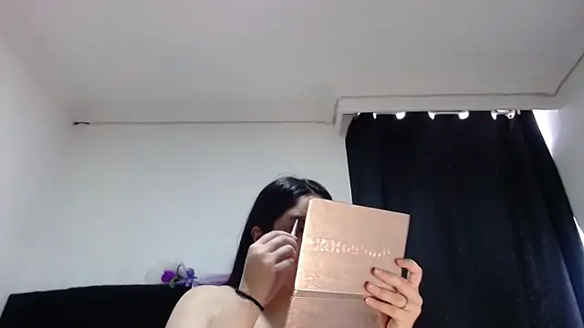 Snapshot of Electraweb_09 chatting on September 24, 2025, 7:39 pm Electraweb 09 online show from September 24, 2025, 7:39 pm