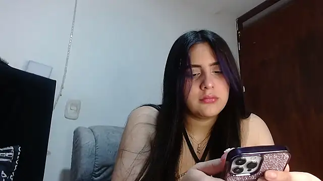 Snapshot of Electraweb_09 chatting on October 29, 2025, 4:09 pm Electraweb 09 online show from October 29, 2025, 4:09 pm