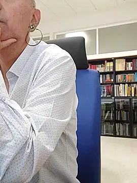 Emily de Carla online show from October 7, 2025, 2:14 pm