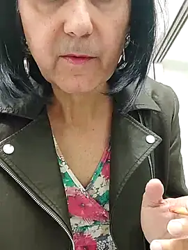 Emily de Carla online show from October 28, 2025, 4:31 pm